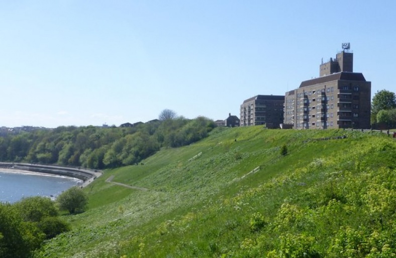 The flats were built to withstand WW II air raids. Image: Russel Wills, Geograph (CC BY-SA 2.0)